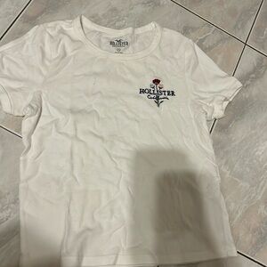 hollister tee size xs
